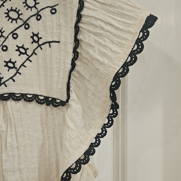 Mine Cream Ruffled Bib Collar Blouse - Picture 4 of 9